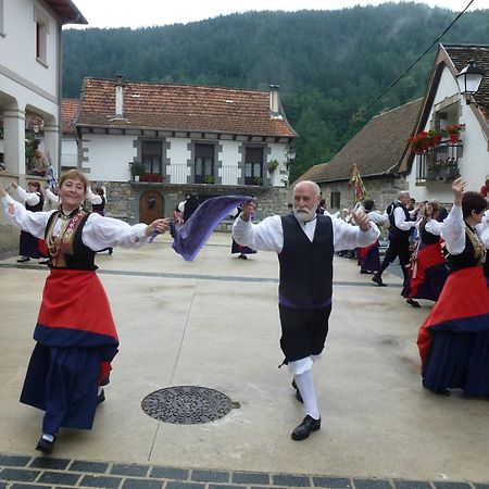 UztarrozKabila Enea 1アパートメント エクステリア 写真